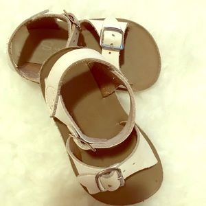 Saltwater Sandals Size 6